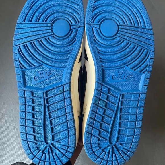 Air Jordan 1 low X Fragment design X Travis Scott - Picture 5 of 7